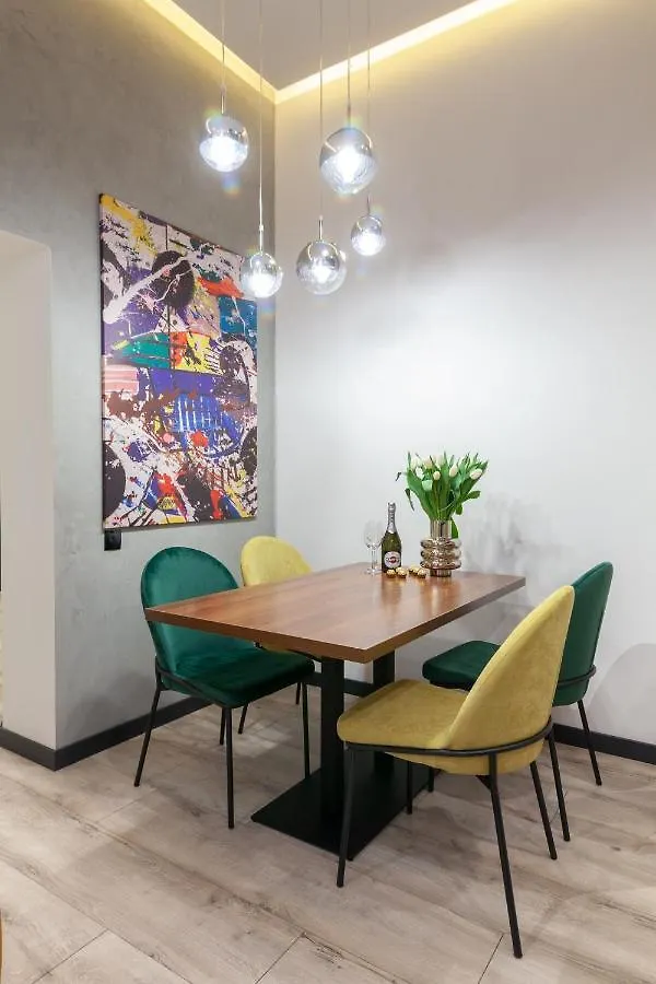 Royal Vip Apartment On Leontovicha 5 Lviv Ukraine